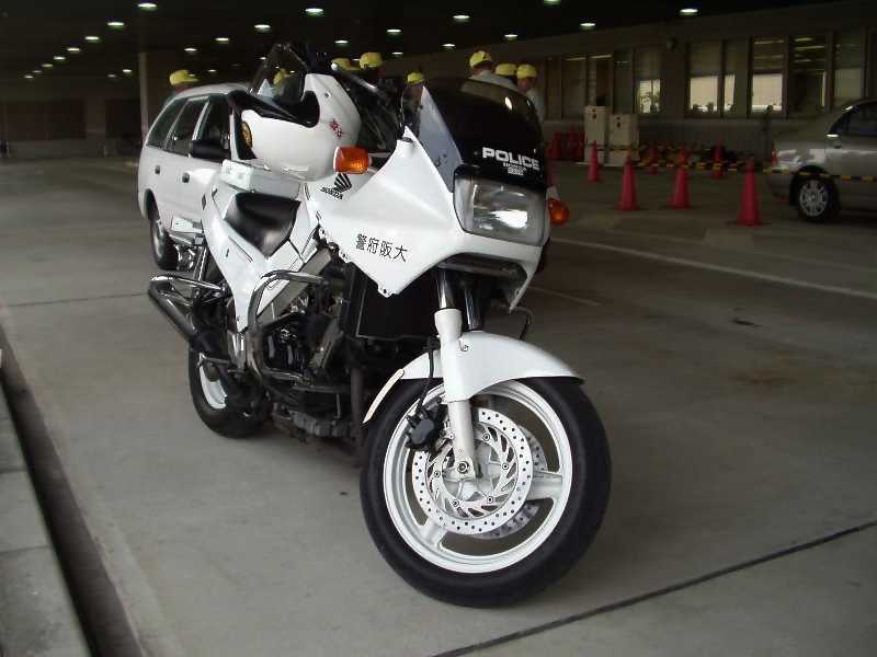新品未開封品 1/12 大阪府警 CB1300P 白バイ 警察 交通機動隊 新品未