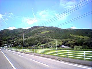 �������i