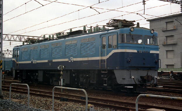 流行販売ED76形式 交流電気機関車 一般形、高速形変更点 1975年 日本国有鉄道 車両設計事務所 鉄道一般