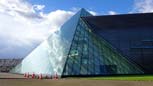 札幌市『モエレ沼公園』ガラスのピラミッド