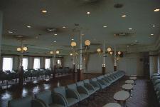 ���E���W