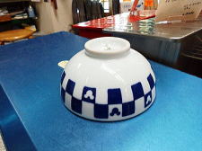 三郷陶器　ミッキー染付市松　茶碗