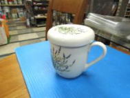 ハーブ園　フタ付アミ付マグ