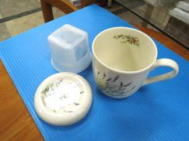 ハーブ園　フタ付アミ付マグ