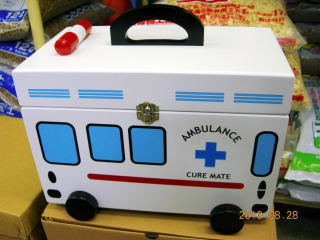 木製車型救急箱