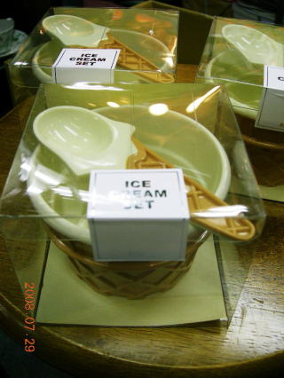 アイスクリームカップ＆スプーン（IV）