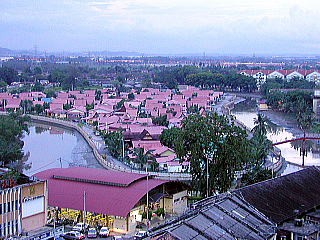 �N���b�N����Ɗg��\�����܂�