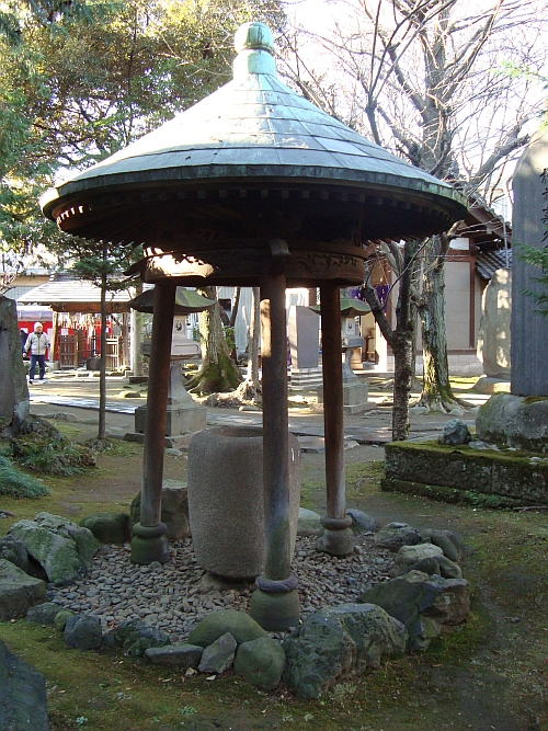 三囲神社の３本柱