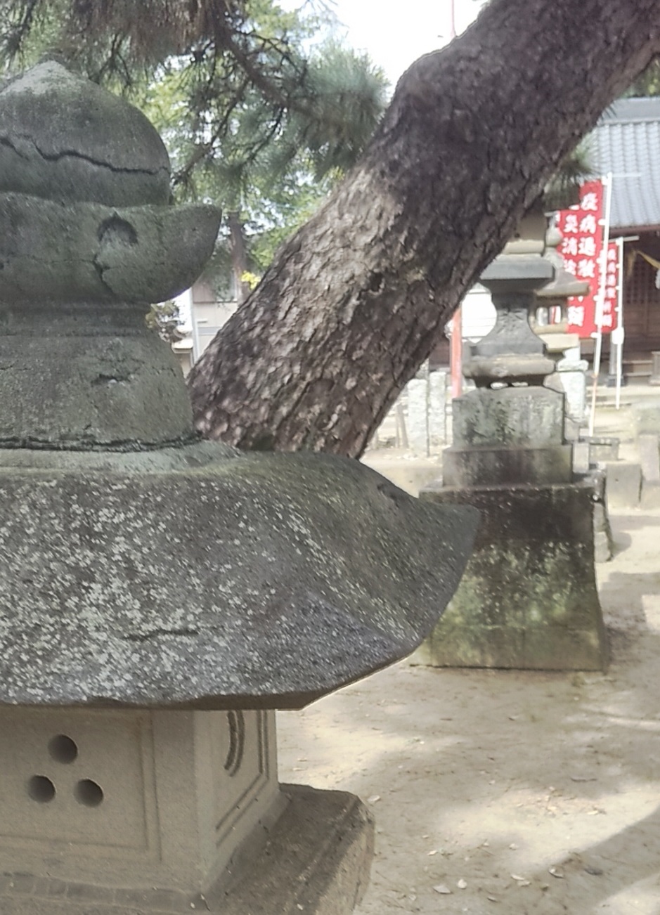 吉町 日枝神社の三つ穴灯篭