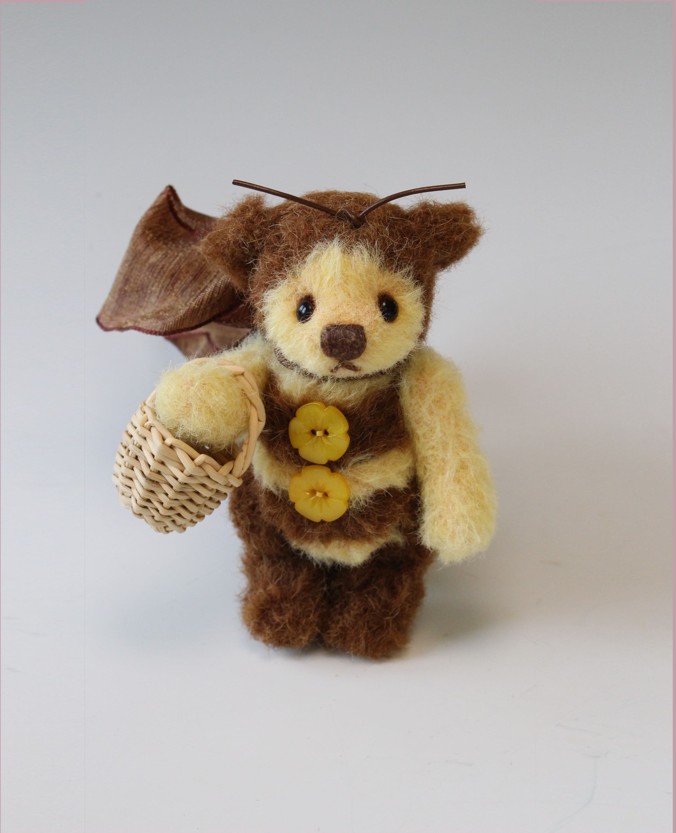 BeeBear, 4.7 inchies bear wearing costume of bee,
                  made from hand dyed alpaca with sparkling glass eyes.<br>BeeBear has been adopted. Many thanks!