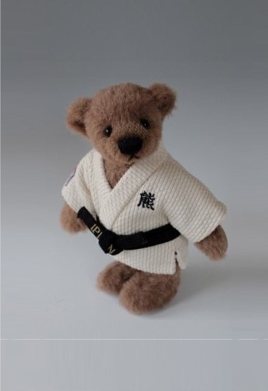 Ippon Bear, 8.5 inchies bear made from wool, wearing judogi.