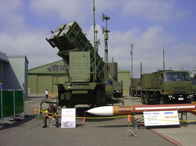 �y�g���I�b�g�~�T�C�� �g���[���[���ڔ��ˋ@