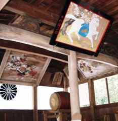 写真I3:拝殿隣室の絵馬。