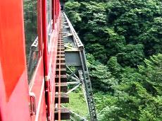 �ʐ^�P�P�|�P�F�փm�򋴗���ᑬ�œn��u���Ղƃ��C���v�B