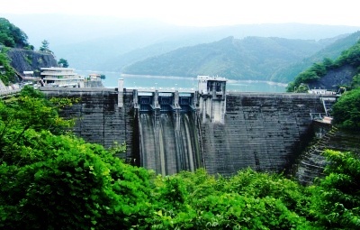 �ʐ^�P�Q�|�S�F���_���̉��ƃ_���΂̈��΁B