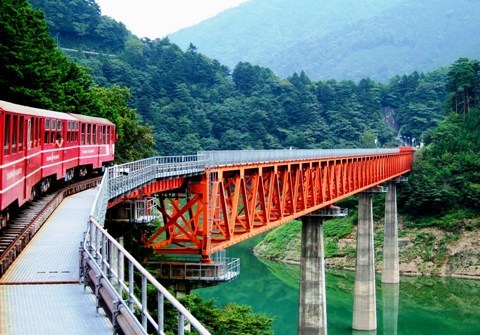 �ʐ^�V�|�Q�F����䃌�C���{�[�u���b�W��n��u���Ղƃ��C���v�B