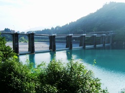 写真4−1:塩郷ダム。