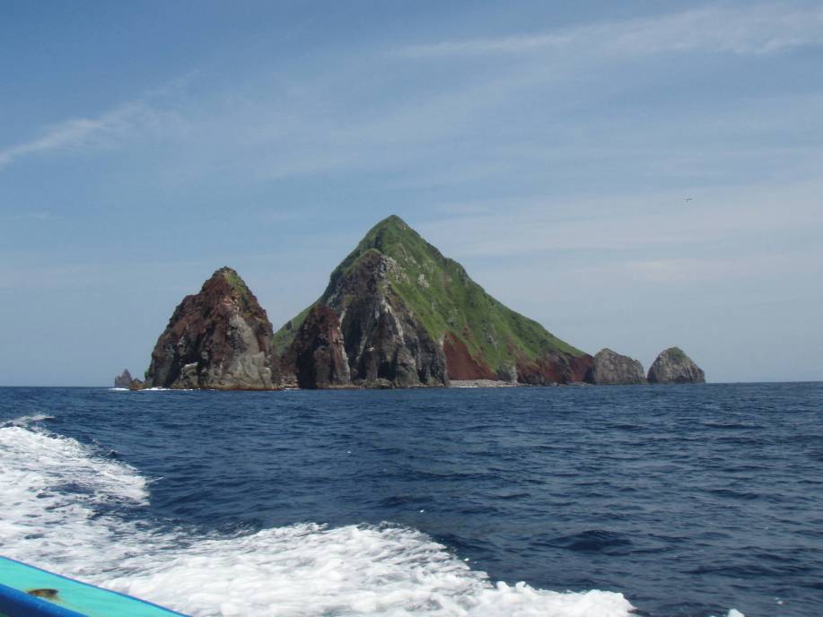 内宮と外宮の東西軸-1 伊豆諸島の鵜渡根島と白山 火(ホ)と「ニワ」と鍋釜 内宮と外宮の東西軸-1 伊豆諸島の鵜渡根島と白山 火(ホ)と「ニワ」と鍋釜