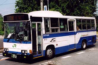 〔Ｌ３２７－０１２０１〕　日野ＫＫ－ＲＪ１ＪＪＨＫ（２００１年）