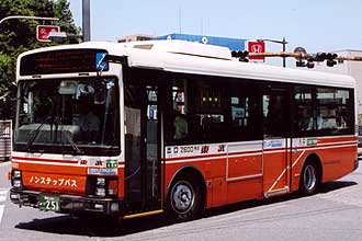 〔２６００〕　いすゞＫＫ－ＬＲ２３３Ｊ１（２００３年）