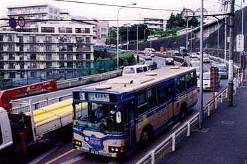 ８１系統　（新）横浜駅西口～三ツ沢グランド～菅田町