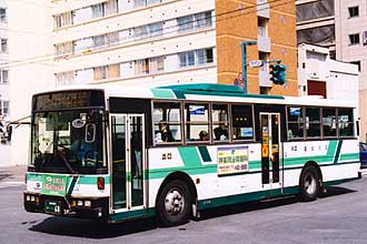 〔旭川２００か６８〕　日産ディーゼルＫＣ－ＵＡ４６０ＮＡＮ（２０００年）