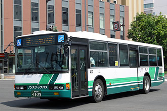 〔旭川２００か１１２９〕　三菱ふそうＫＬ－ＭＰ３７ＪＭ（２００２年）