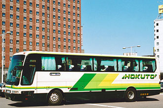 〔札幌２００か２３０〕　三菱ふそうＫＣ－ＭＳ８２２Ｐ（１９９９年）