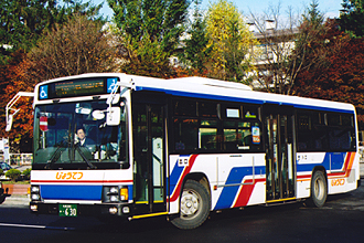 〔札幌２００か６３０〕　いすゞＫＬ－ＬＶ２３０Ｑ１（２００１年）