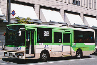 〔富山２３０う５０８〕　日産ディーゼルＫＫ－ＲＭ２５２ＧＡＮ（２００１年）