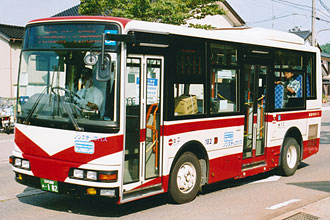 〔石川２００あ１８２〕　三菱ふそうＰＡ－ＭＥ１７ＤＦ（２００５年）