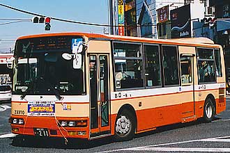 〔２３３７０〕　三菱ふそうＫＫ－ＭＪ２７ＨＬ（２００３年）