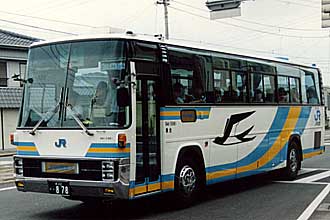 〔６４１－５９８１〕　いすずＰ－ＬＶ２１９Ｑ（１９８５年）