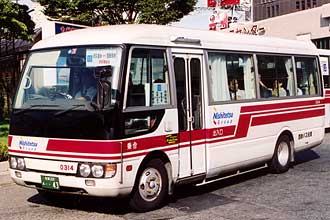 〔０３１４〕　三菱ふそうＫＫ－ＢＥ６３ＥＧ（２００１年）