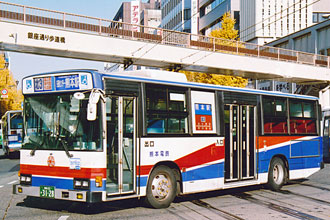 〔熊本２２か３１２８〕　日野ＫＣ－ＨＵ２ＭＭＣＡ（１９９７年）