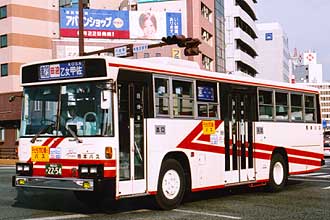 〔熊２２か２２５４〕　Ｐ－ＨＴ２３３ＢＡ