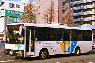 〔熊本２００か８７４〕　日産ディーゼルＫＫ－ＲＭ２５２ＧＡＮ（２０００年）
