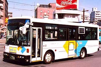 〔熊本２００か２３９〕　日産ディーゼルＫＫ－ＲＭ２５２ＥＡＮ（２００２年）