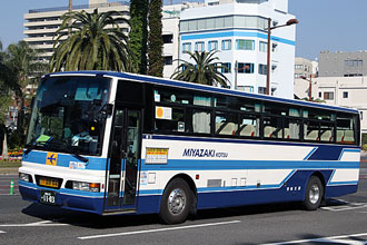 〔宮崎２２か１１０３〕　日産ディーゼルＫＣ－ＲＡ５３１ＲＢＮ（１９９７年）