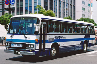 〔宮崎２２か３９７〕　日野Ｋ－ＲＶ７３２Ｐ（１９８０年）