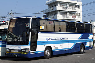 〔宮崎２００か３０〕　日野ＫＬ－ＲＵ４ＦＳＣＢ（２０００年）