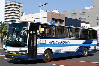 〔宮崎２００か５７〕　日野ＫＬ－ＲＵ１ＦＳＥＡ（２００１年）