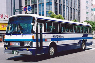 〔宮崎２２か４００〕　三菱ふそうＫ－ＭＳ６１３Ｎ（１９８０年）