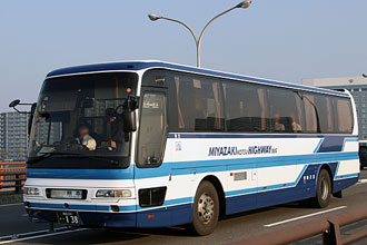 〔宮崎２３０あ１３８〕　三菱ふそうＫＬ－ＭＳ８６ＭＰ（２００３年）