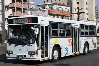 〔鹿児島２００か１２４５〕　いすゞＫＣ－ＬＶ３８０Ｎ（１９９８年）