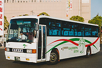 〔鹿児島２２き９７０〕　三菱ふそうＰ－ＭＳ７２５Ｎ（１９８７年）