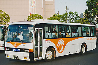 〔鹿児島２２き２４３〕　三菱ふそうＰ－ＭＰ６１８Ｍ（１９９０年）