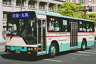 〔鹿児島２２き８３７〕　三菱ふそうＫＣ－ＭＰ６１７Ｍ（１９９６年）
