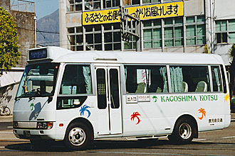 〔鹿児島２２い３２３〕　三菱ふそうＫＣ－ＢＥ６３２Ｅ（１９９９年）