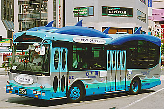 〔鹿児島２００か５５２〕　いすゞＰＡ－ＬＲ２３４Ｊ１（２００５年）